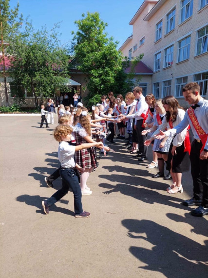 Последний звонок для обучающихся 11 класса.